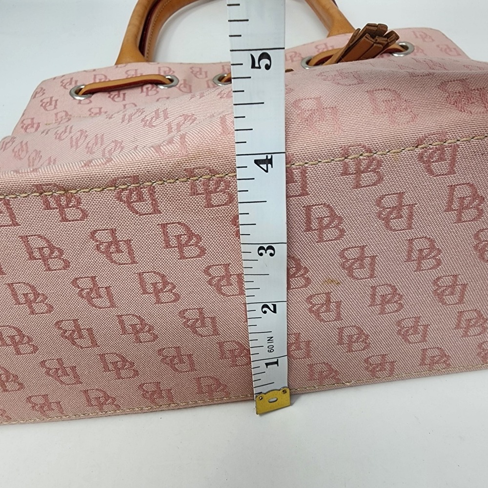 Dooney &Bourke Signature Tassel Tote Pink Monogram Canvas Tan Leather Trim - Picture 10 of 11